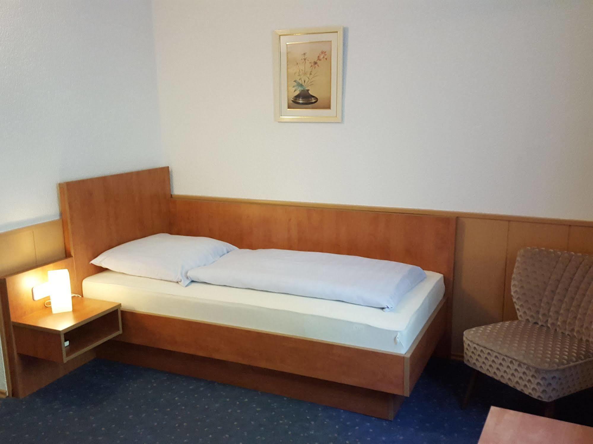 Waldhotel Zur Holzmuhle Eldagsen Exterior foto